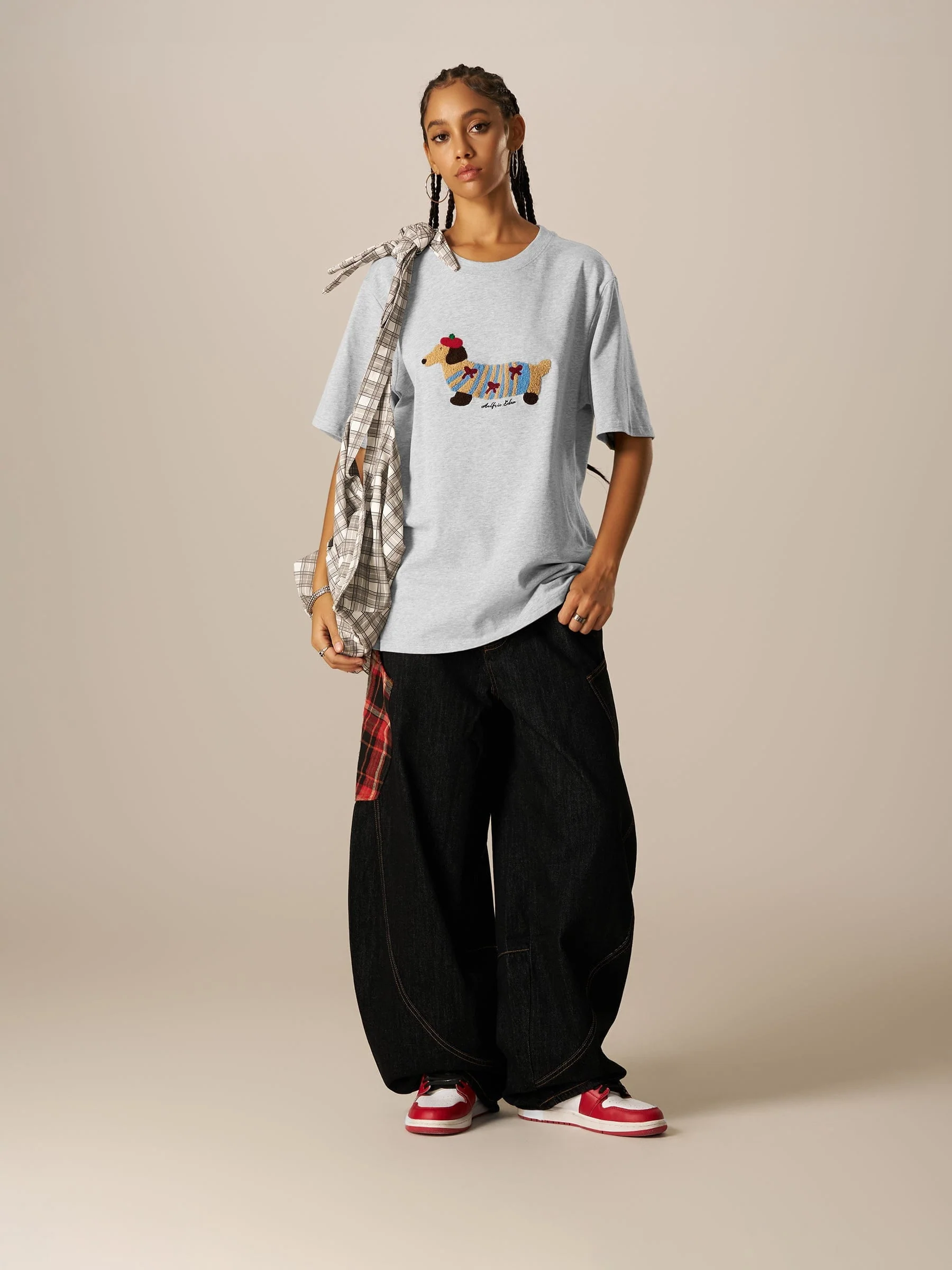 Aelfric Eden – T-Shirt mit Cartoon-Hundestickerei - Image 9