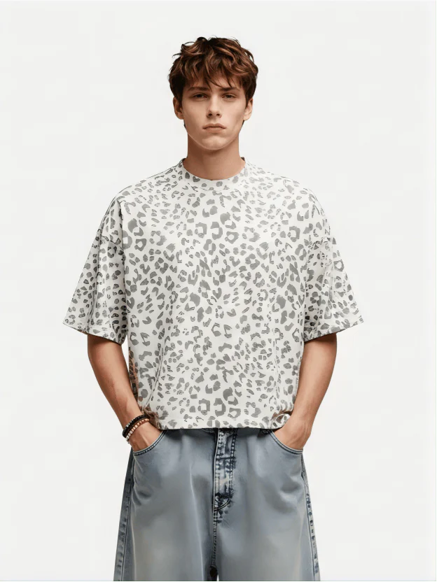 T-Shirt mit Leopardenmuster von Aelfric Eden - Image 4