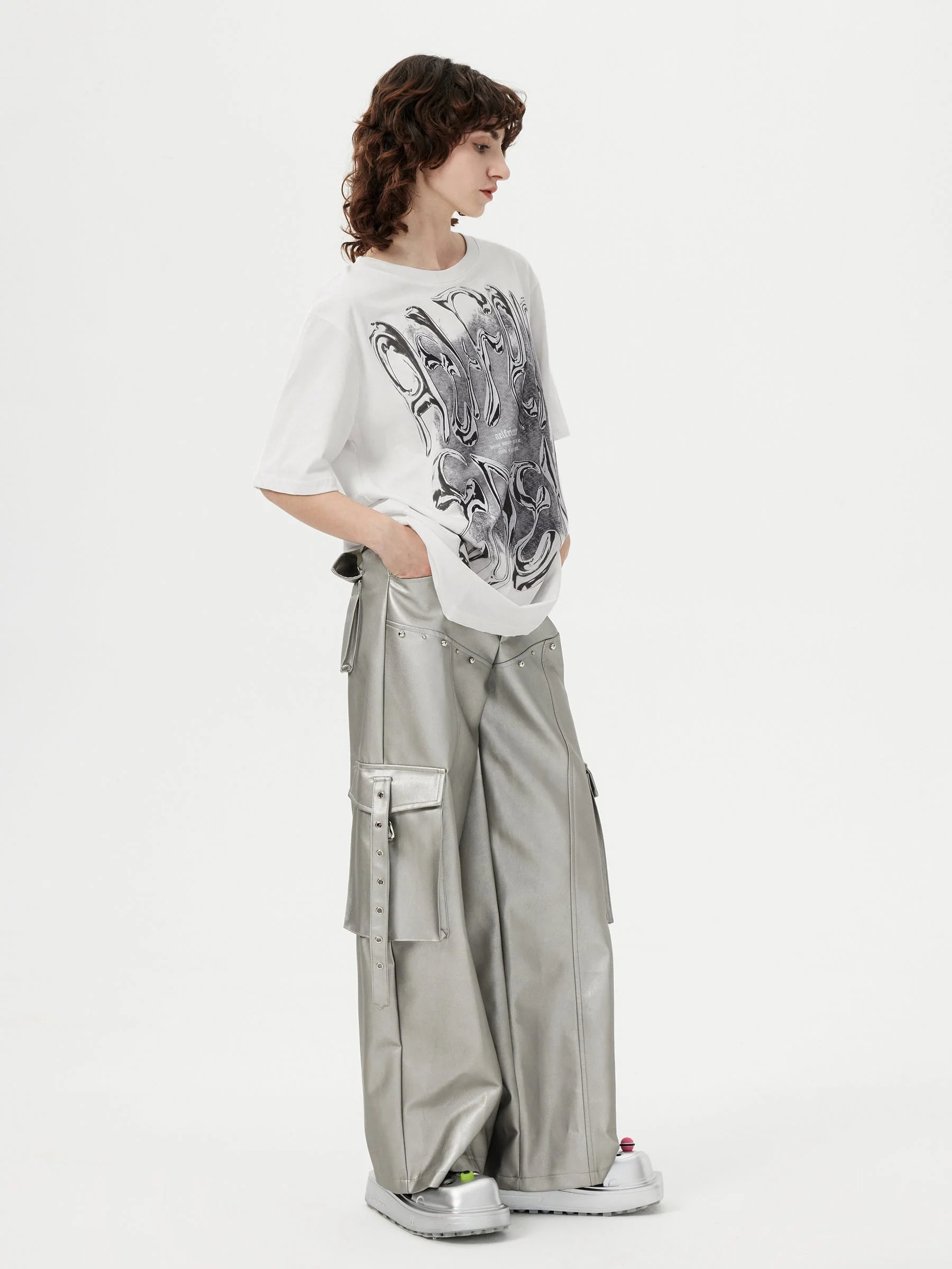 Aelfric Eden Futuristisches Liquid-Metal-Design-T-Shirt - Image 5